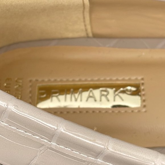 Primark Tan Loafers with Gold Accent Size:10 - Picture 5 of 5